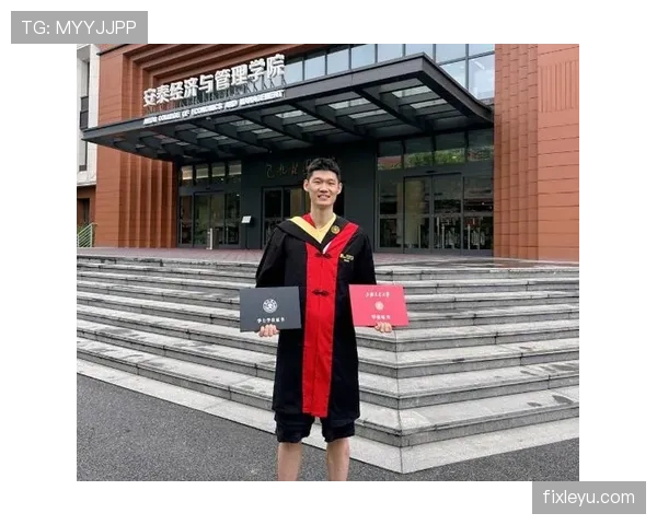 胡金秋家里冰箱贴全是训练计划，连饮料都按卡路里贴标签